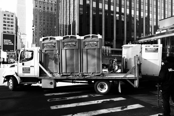 Portable Toilet Options We Offer in Rossmoyne, OH